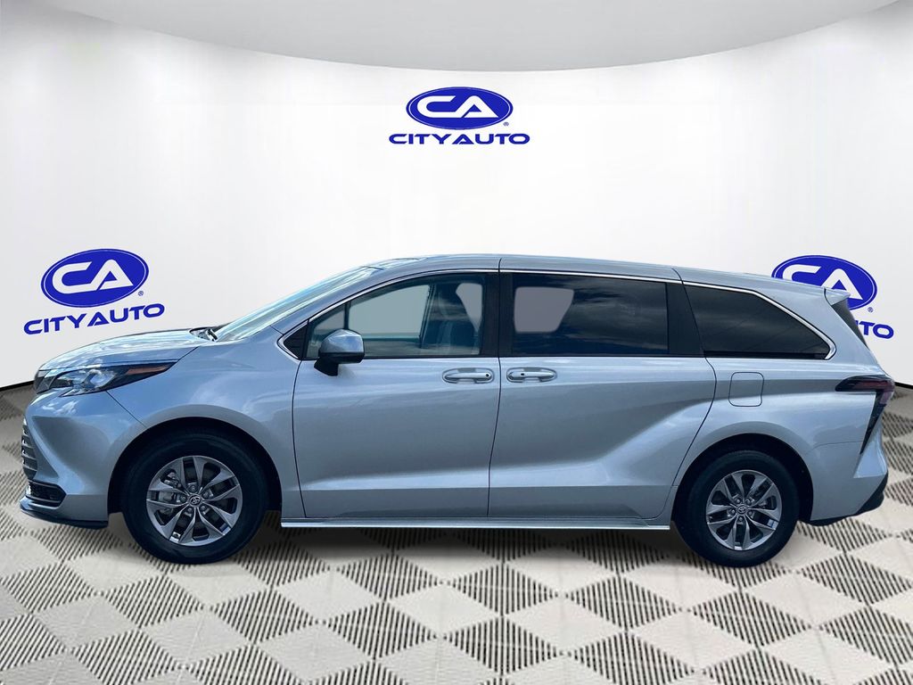 Used 2024 Toyota Sienna Van