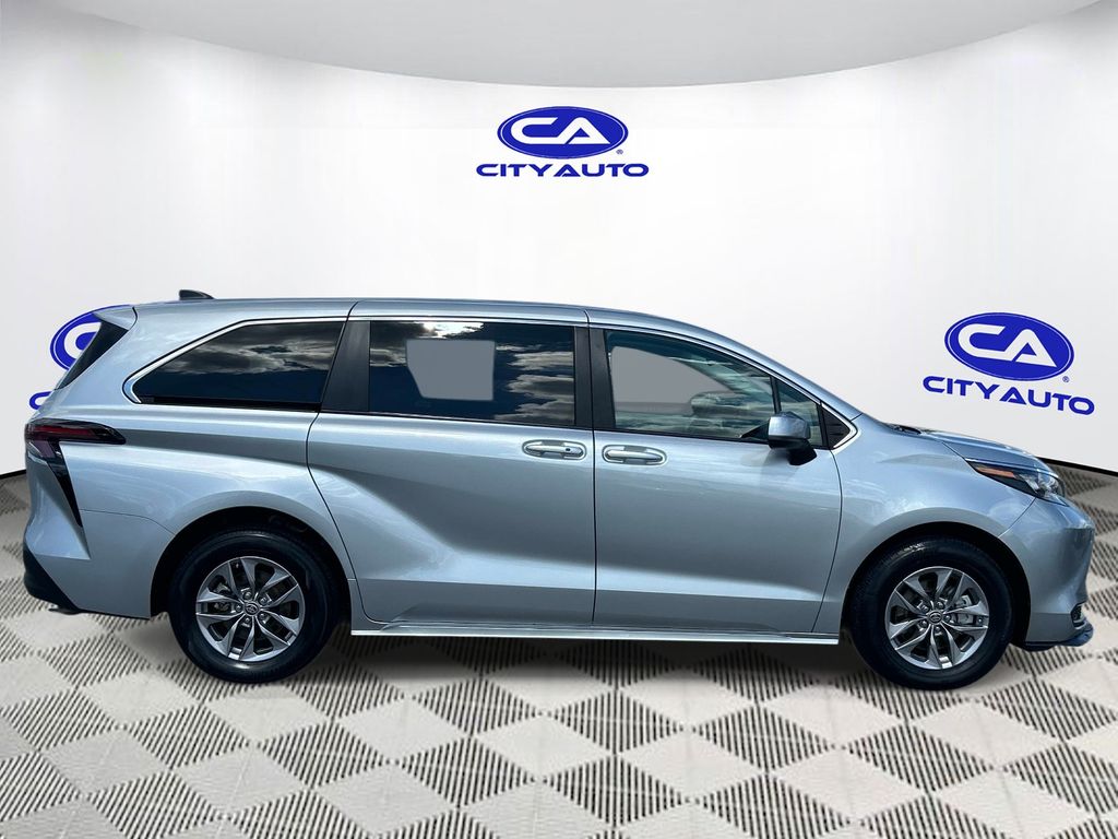 Used 2024 Toyota Sienna Van