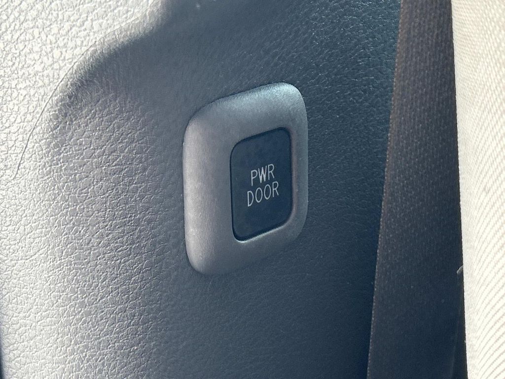 Used 2024 Toyota Sienna Van
