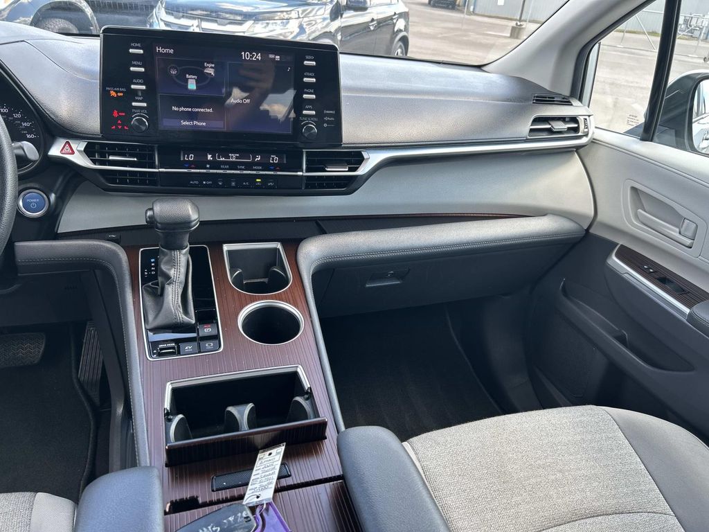 Used 2024 Toyota Sienna Van