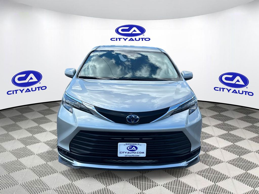Used 2024 Toyota Sienna Van