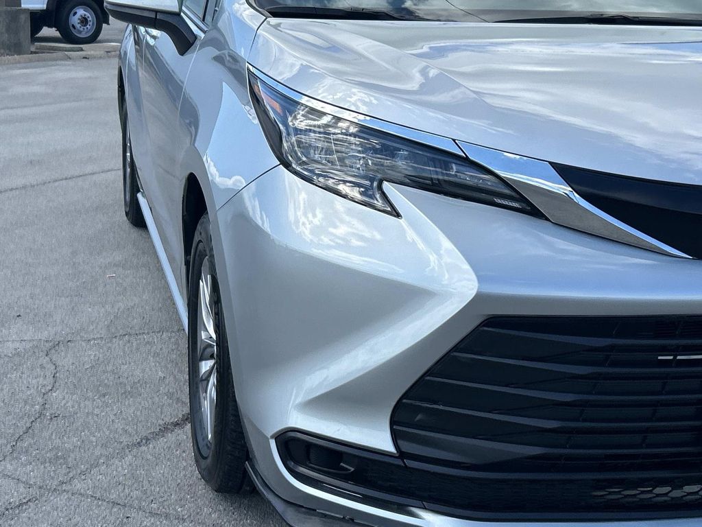 Used 2024 Toyota Sienna Van