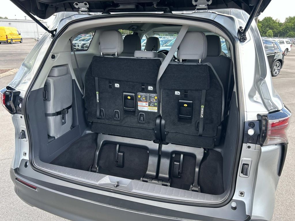 Used 2024 Toyota Sienna Van