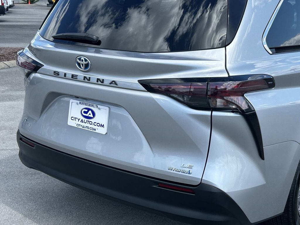 Used 2024 Toyota Sienna Van