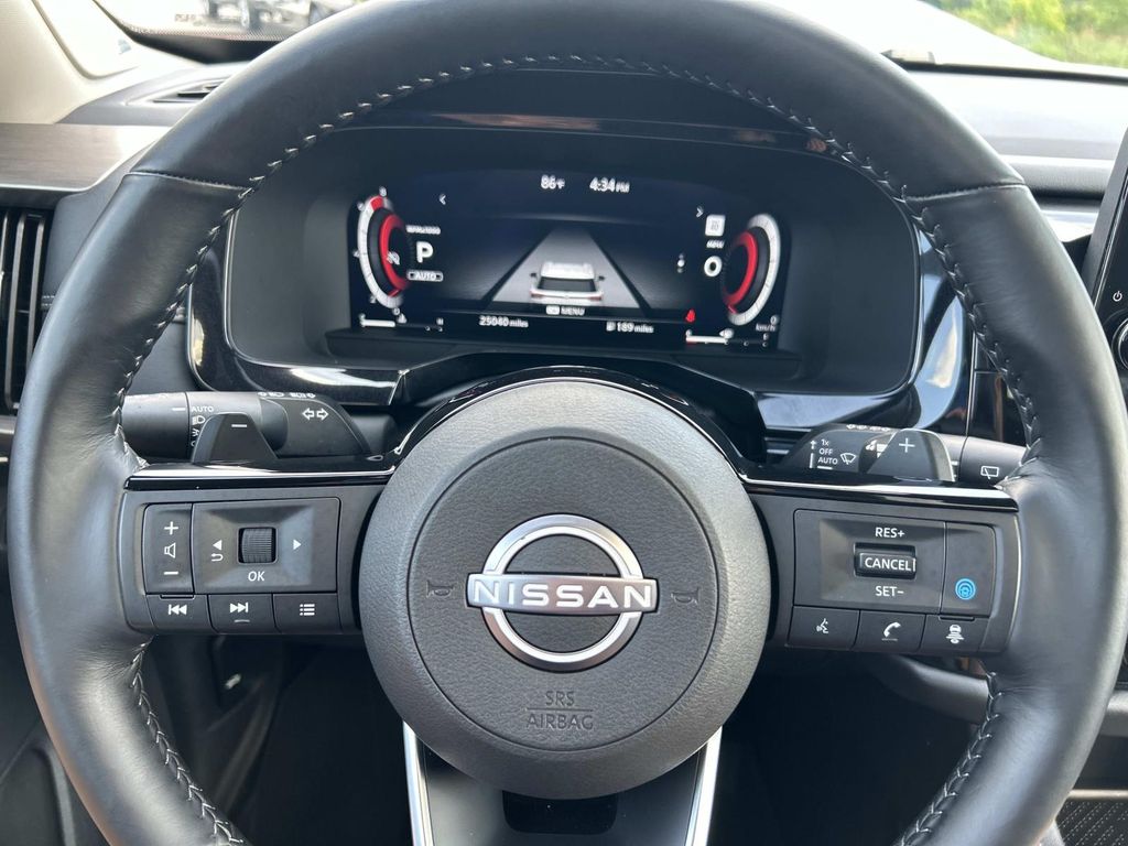 Vehicle photo 42