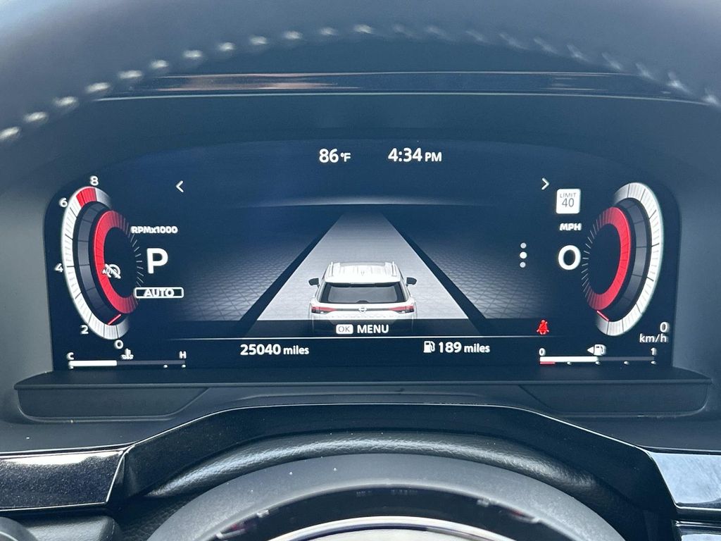 Vehicle photo 43