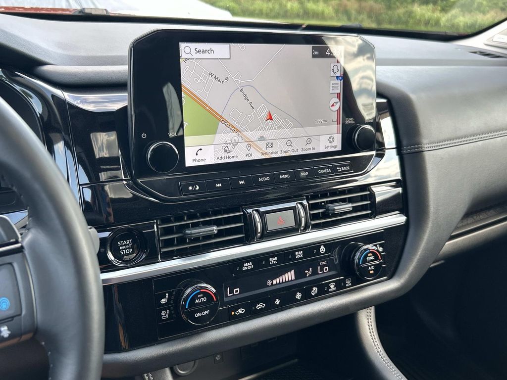 Vehicle photo 34