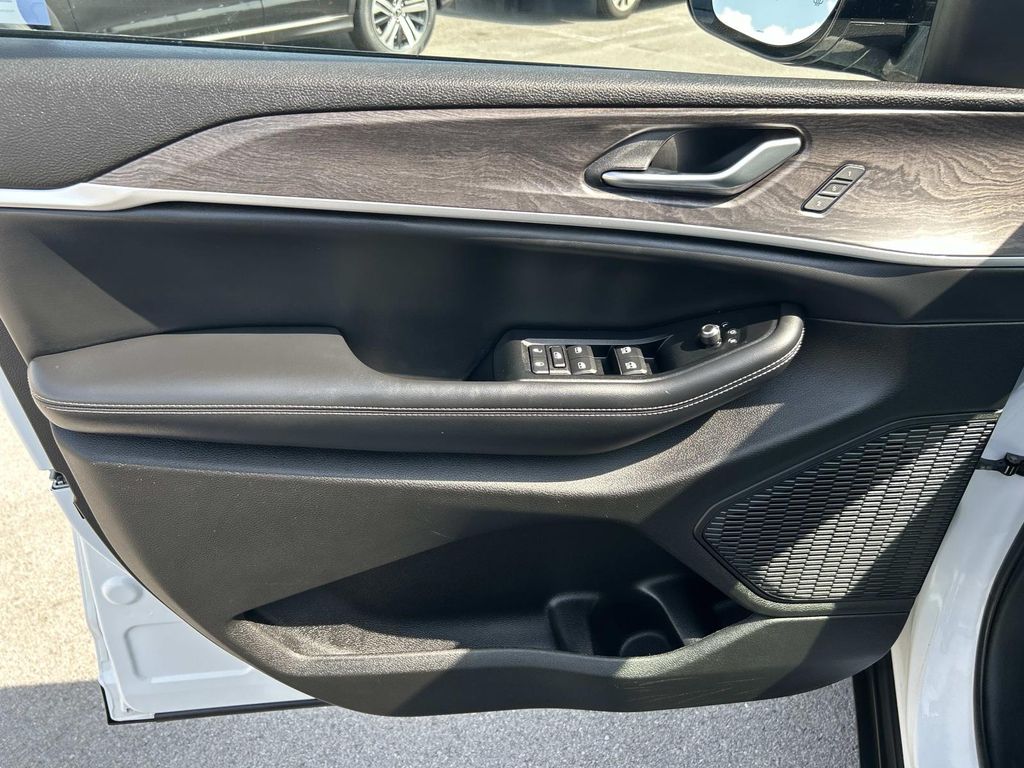 Used 2023 Jeep Grand Cherokee L SUV