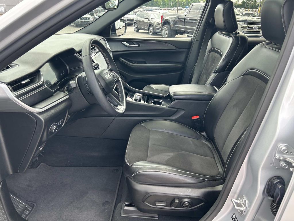 Used 2023 Jeep Grand Cherokee L SUV