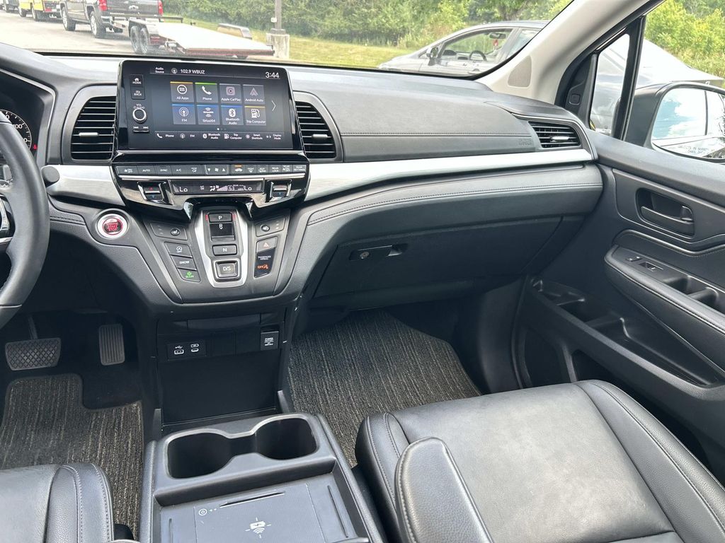 Used 2025 Honda Odyssey Van