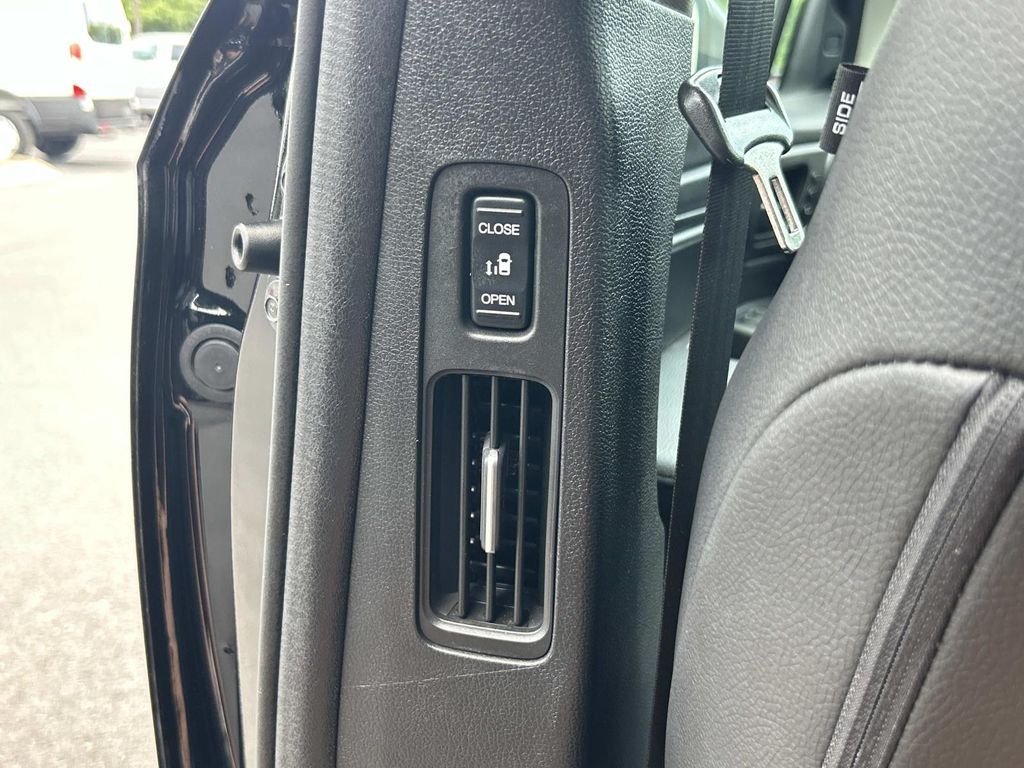 Used 2025 Honda Odyssey Van