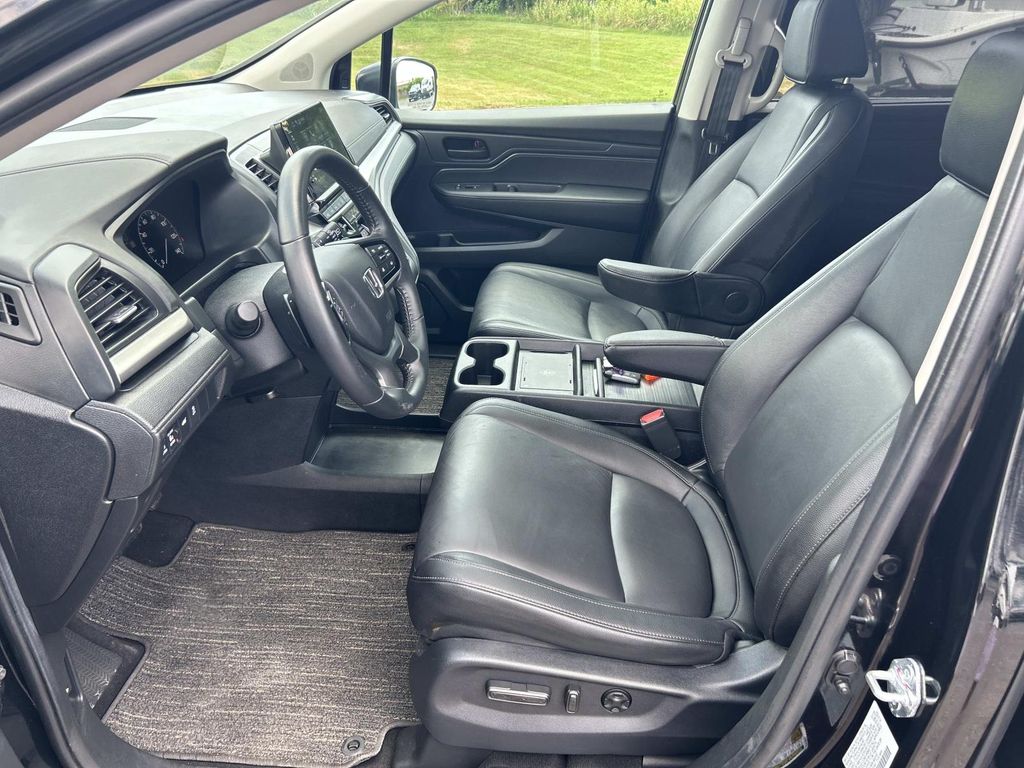 Used 2025 Honda Odyssey Van