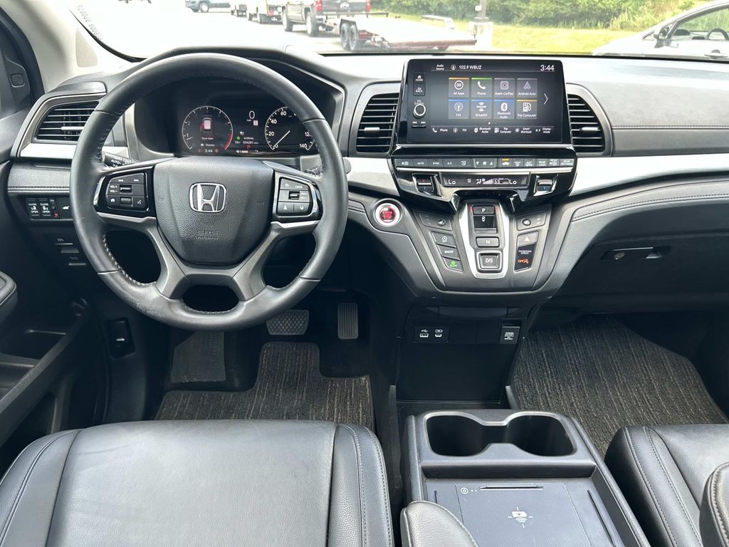 Used 2025 Honda Odyssey Van