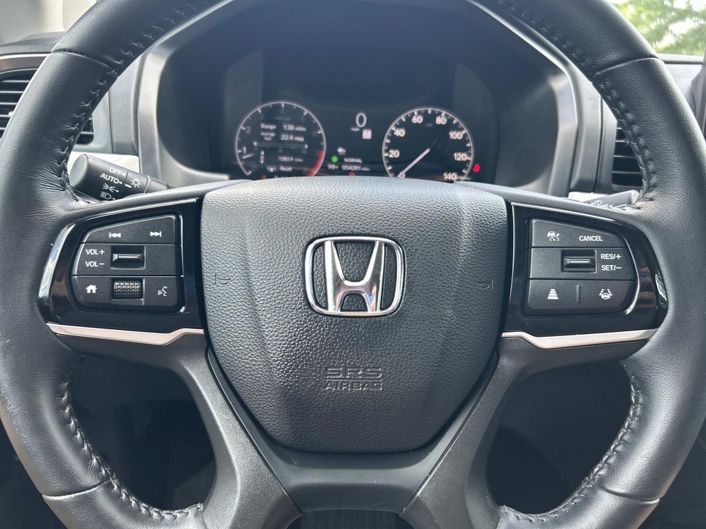 Used 2025 Honda Odyssey Van