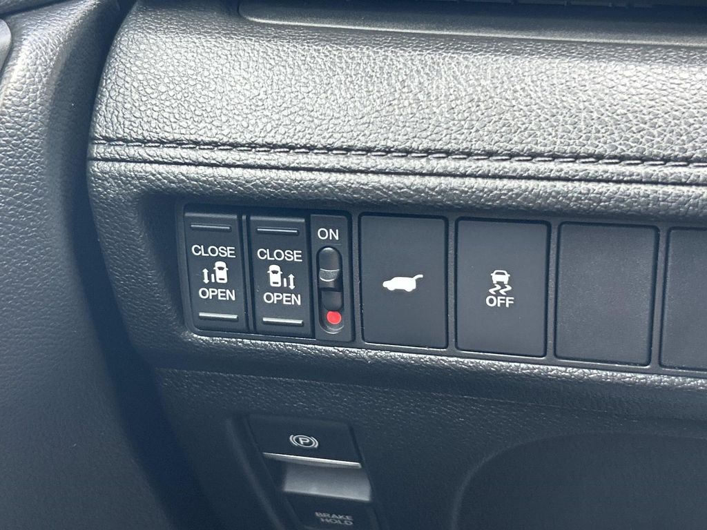 Used 2025 Honda Odyssey Van