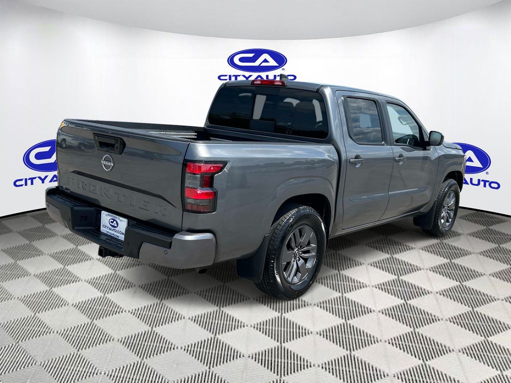 Vehicle photo 3