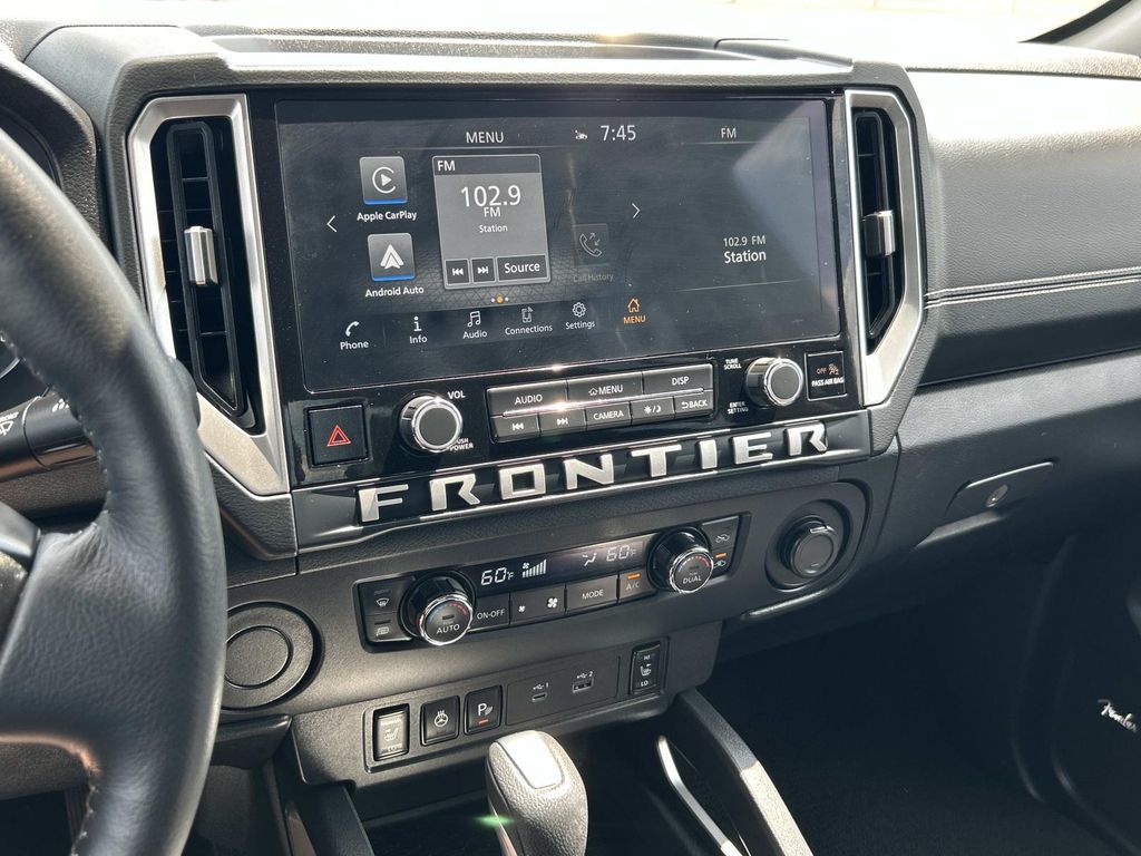 Vehicle photo 31