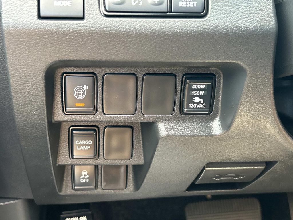 Vehicle photo 38