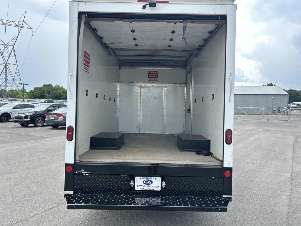 Used 2022 Ford Transit Cutaway T-350HD Truck