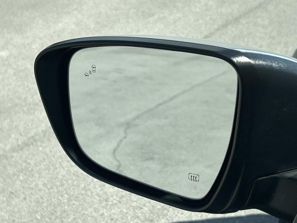 Vehicle photo 20