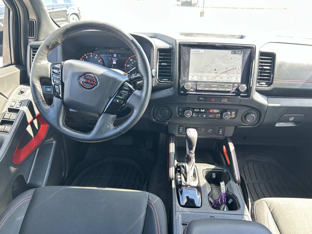 Vehicle photo 23