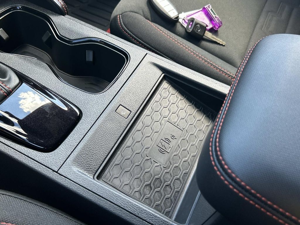 Vehicle photo 36