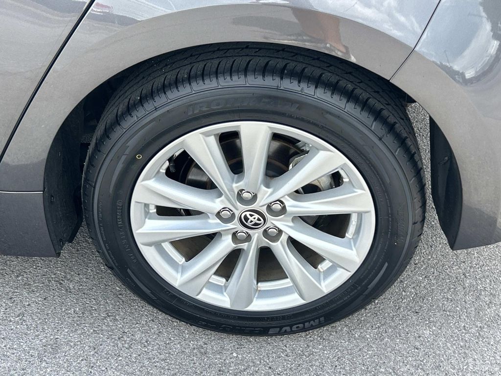 Vehicle photo 16