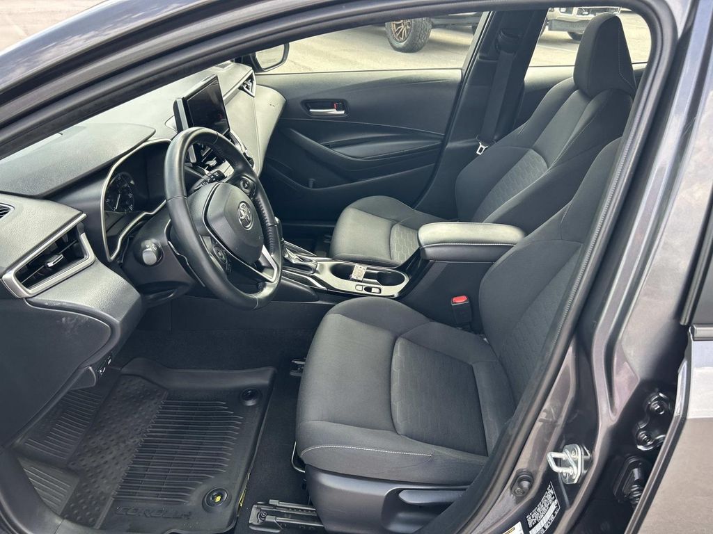 Vehicle photo 25