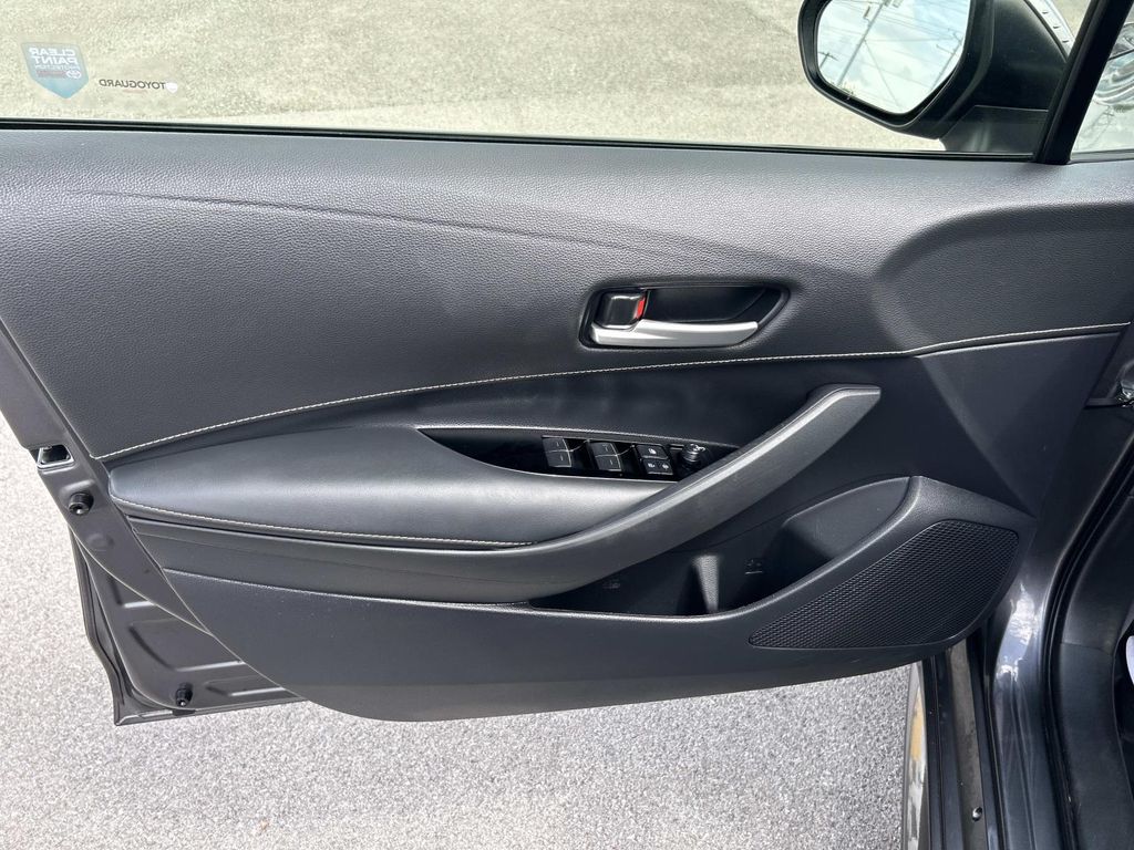 Vehicle photo 26