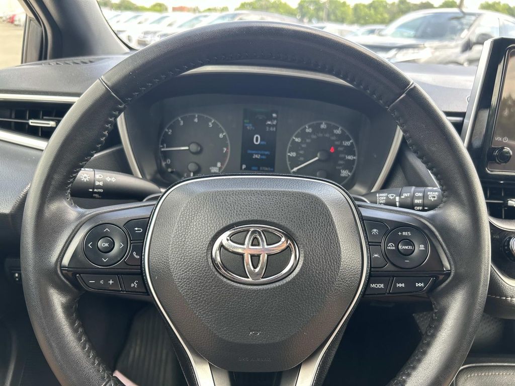 Vehicle photo 31