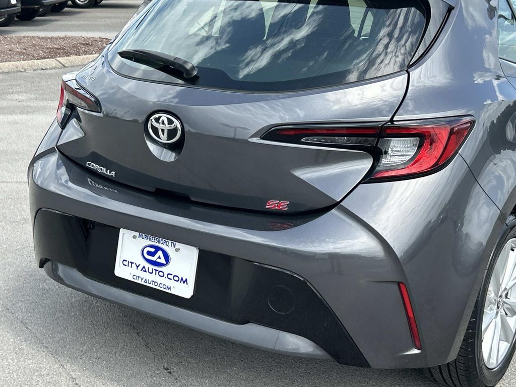 Vehicle photo 13