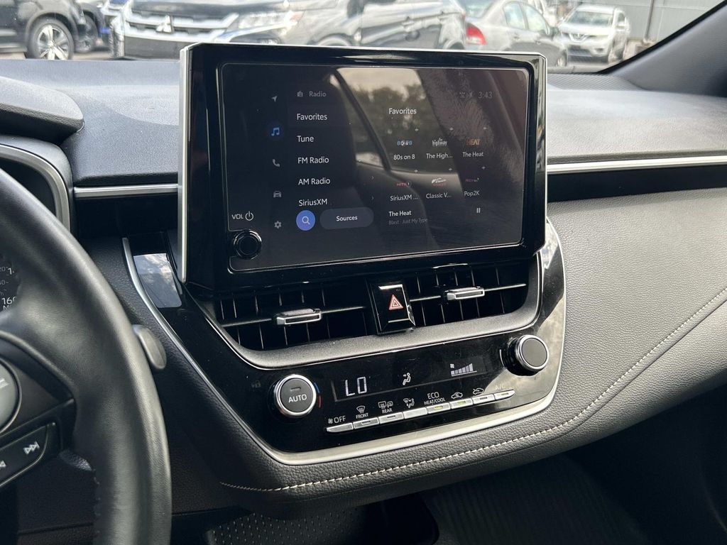 Vehicle photo 27