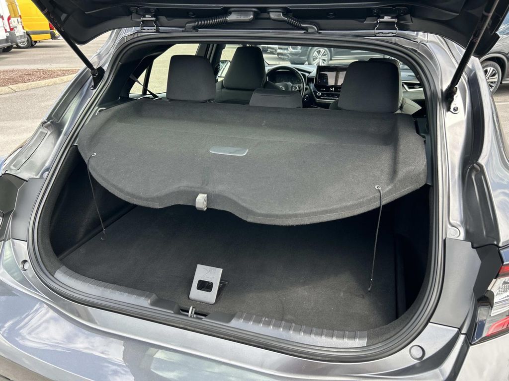 Vehicle photo 14
