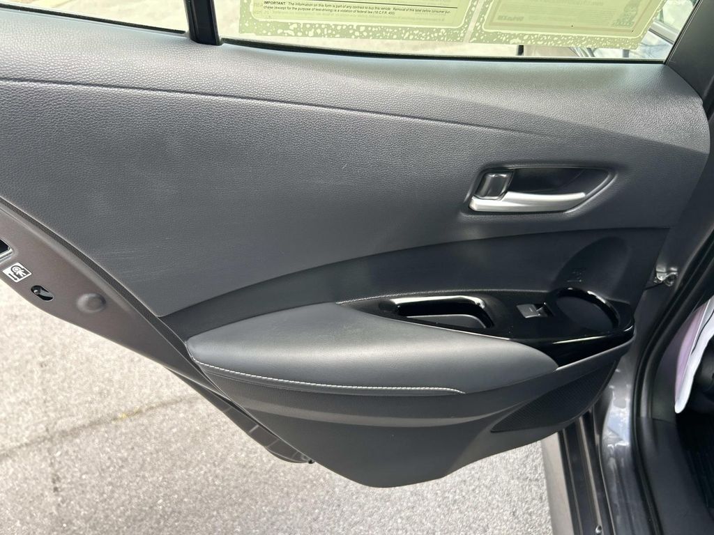 Vehicle photo 23
