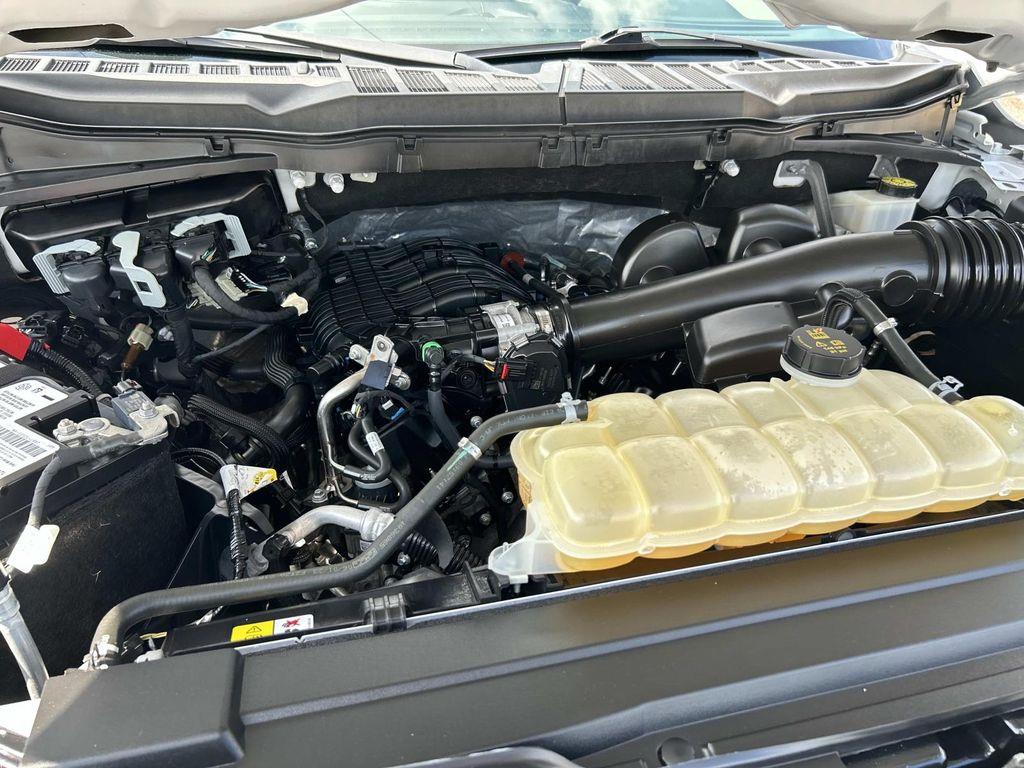 Vehicle photo 22