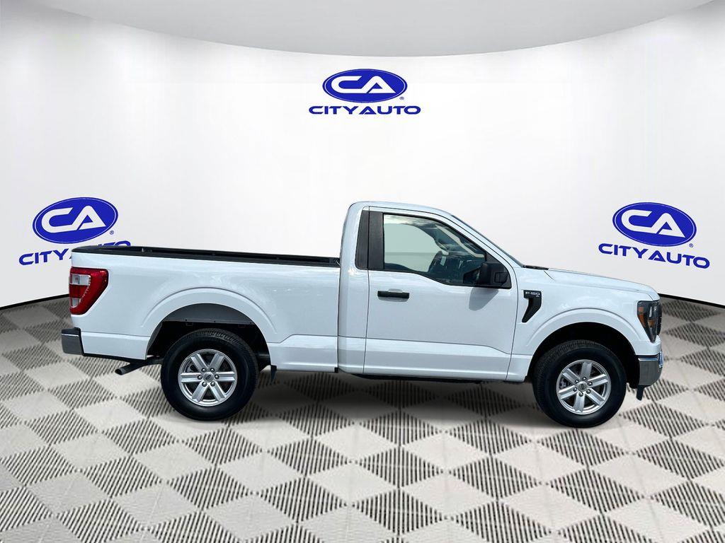 Vehicle photo 2
