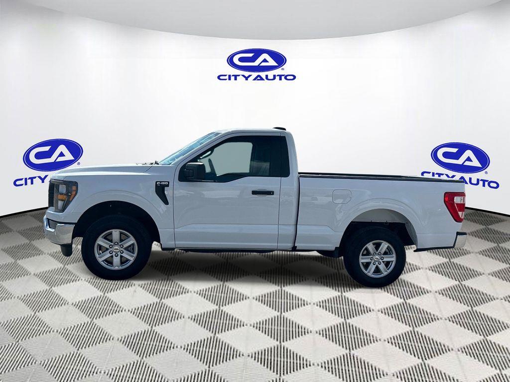 Vehicle photo 8