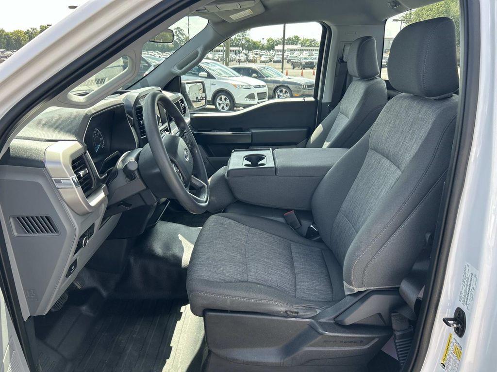 Vehicle photo 25