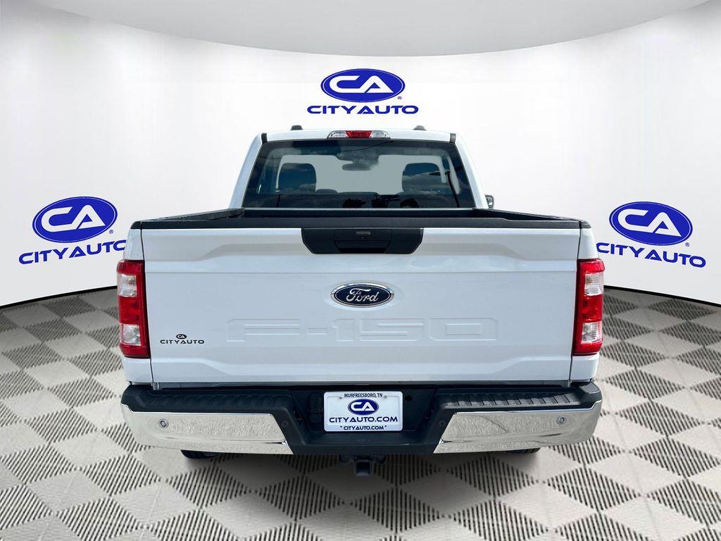 Vehicle photo 5