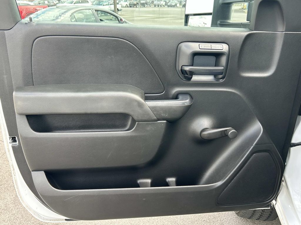 Vehicle photo 31