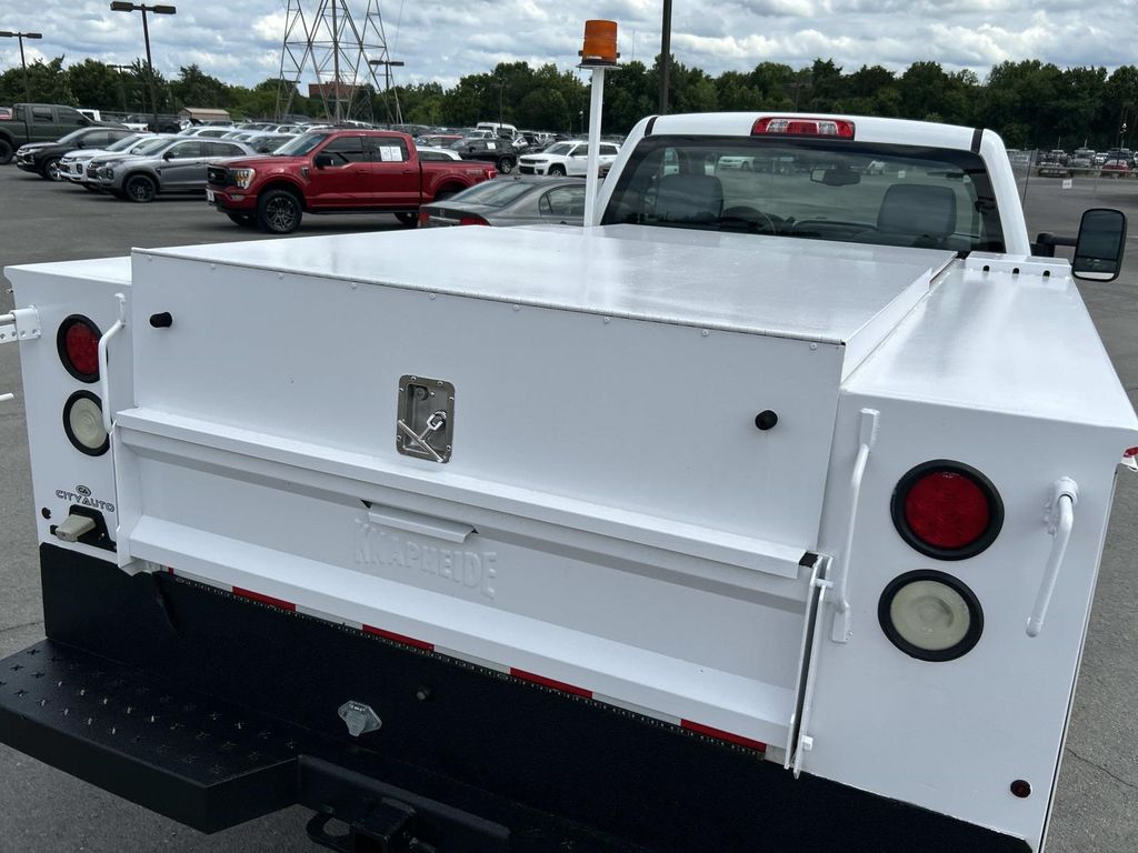 Vehicle photo 22