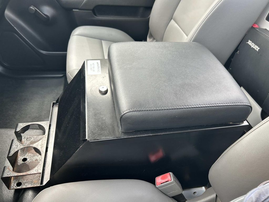Vehicle photo 35