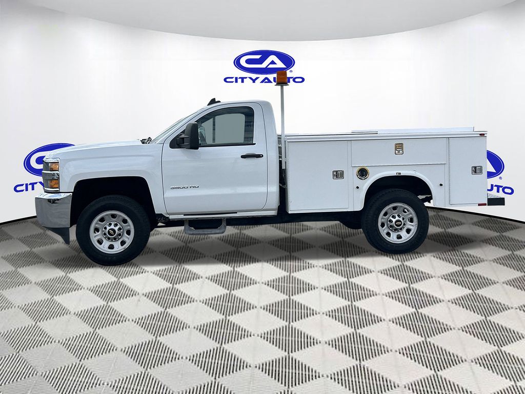 Vehicle photo 8
