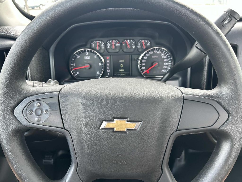 Vehicle photo 37
