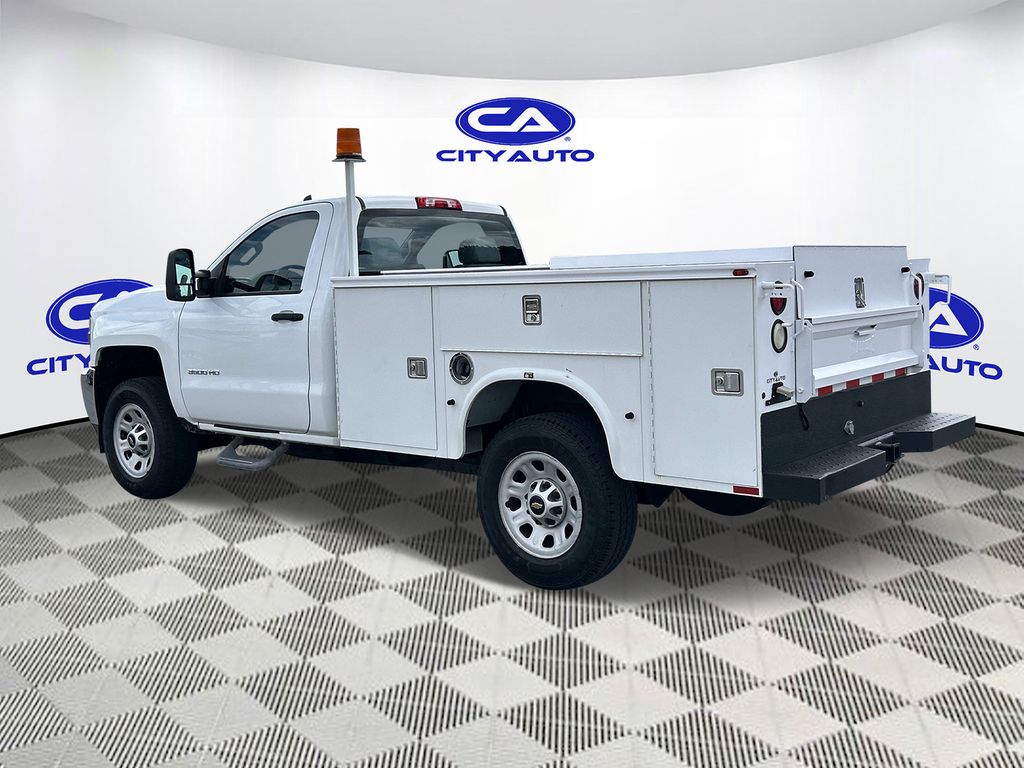 Vehicle photo 7