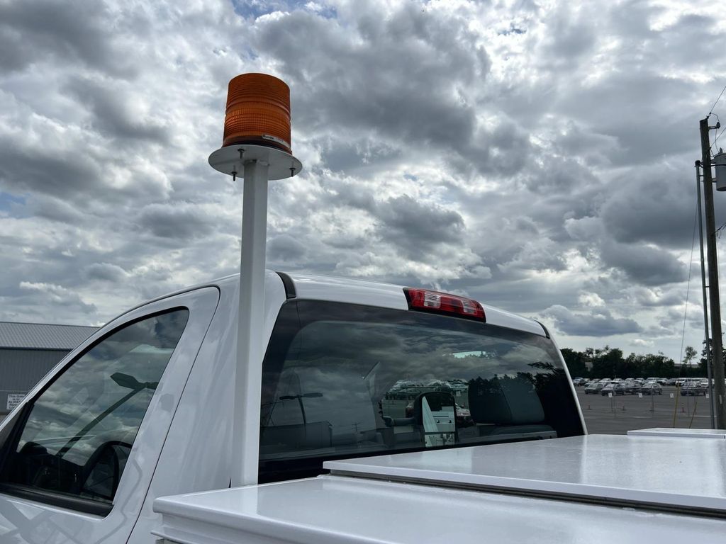 Vehicle photo 20