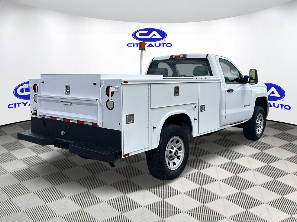Vehicle photo 4