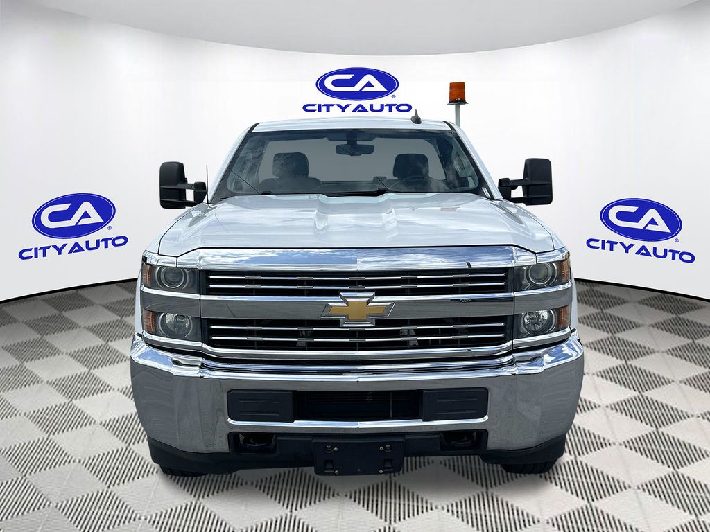 Vehicle photo 11
