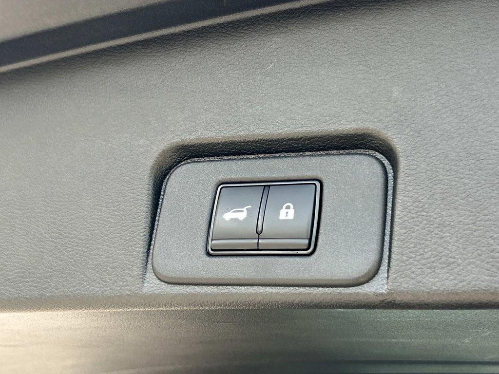 Used 2023 Nissan Rogue SUV