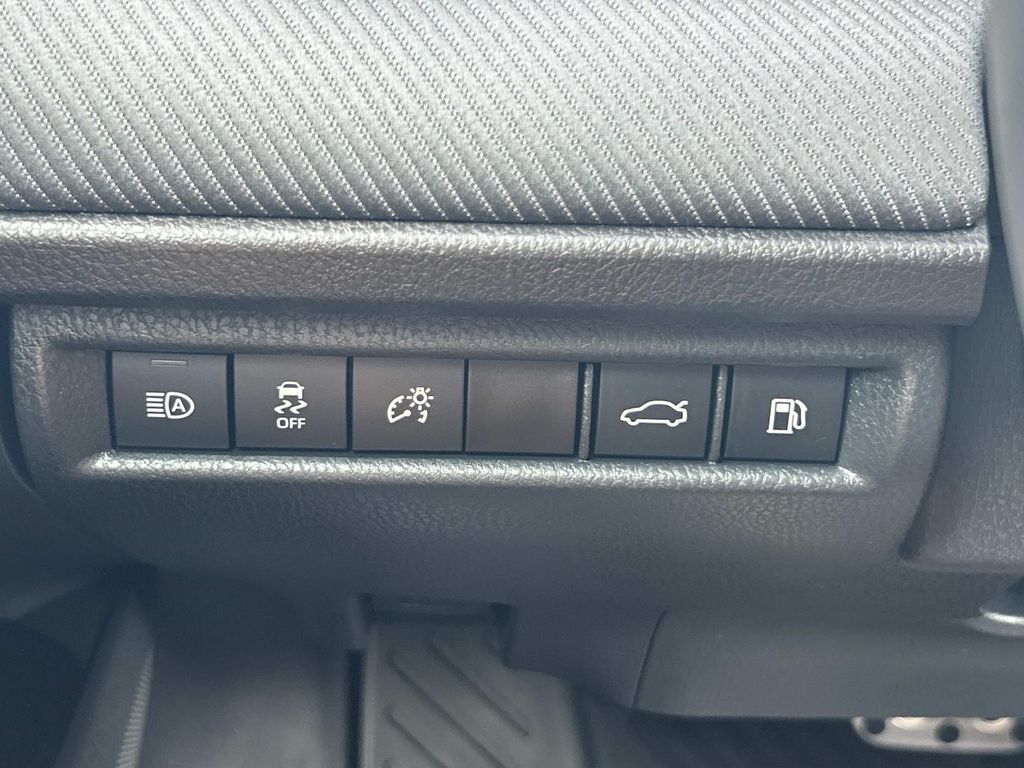 Vehicle photo 35